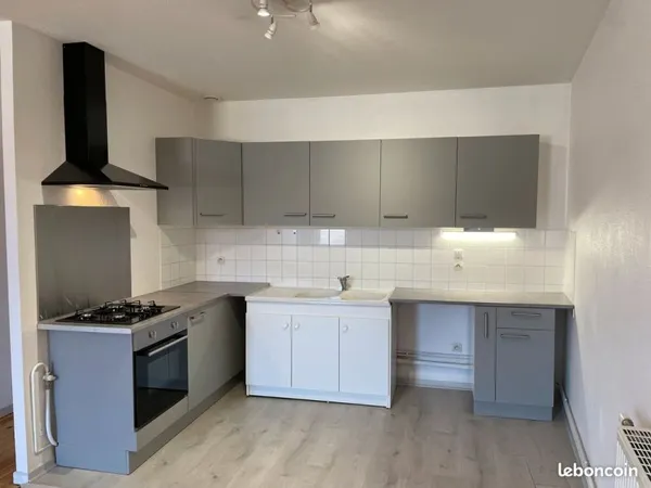 Grand T2 avec garage fermé