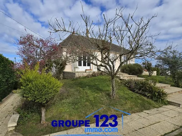 Venoy - Maison familiale avec sous-sol total et beau terrain