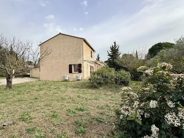 L'Isle-sur-la-Sorgue, EXCLUSIF, maison de type 3 sur 1000 m², quartier Saint-Antoine.