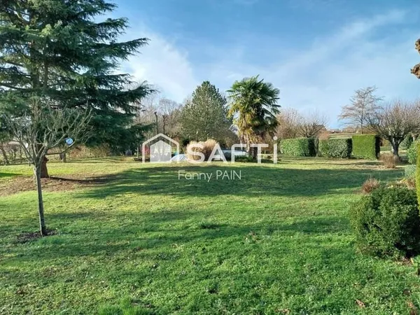 Maison traditionnelle - lumineuse et spacieuse - terrain sans vis à vis - piscine couverte