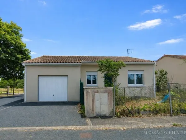 POITIERS Bugellerie Demi-Lune, Maison avec jardin et garage.