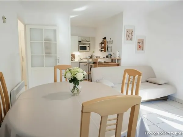 La Turballe, appartement T2 cabine, jardinet et box, à pieds