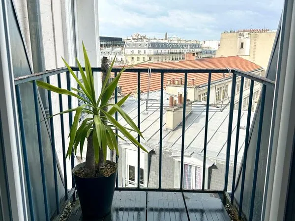 Pied-à-terre meublé avec balcon - idéal consultant en mission à Paris (Ternes / Arc de Triomphe)