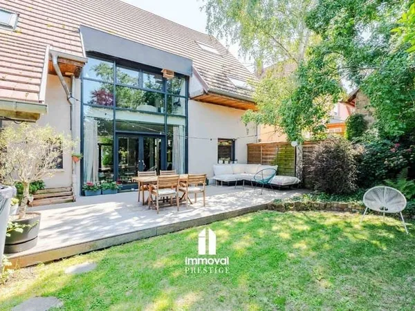 Maison 10 pièces 284 m²