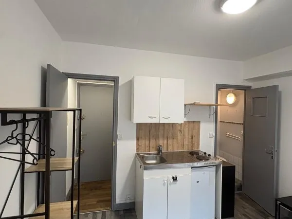 Studio 1 pièce 14 m²