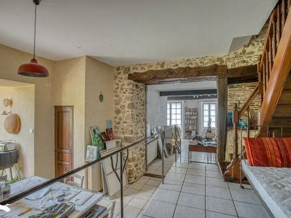 Maison 7 pièces 242 m²