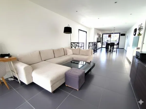 Maison de luxe 6 pièces 122 m²