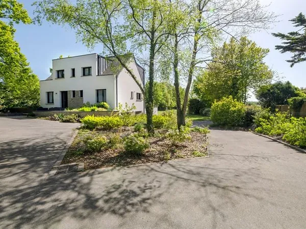 Maison 7 pièces 270 m²
