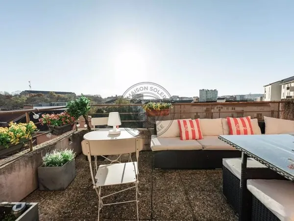 Exceptionnel dernier étage - DUPUY - ascenseur - terrasse - parking