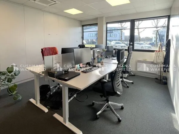 Bureau 87 m²