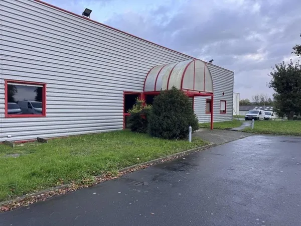 Bureau et espace de travail Location Iffendic  110m² 750€