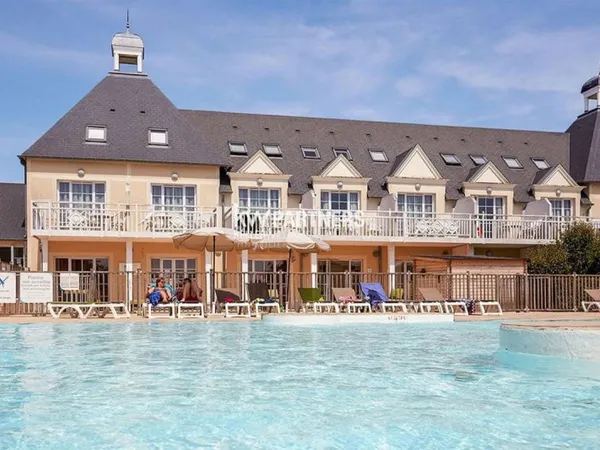 VENTE d'un T2 DUPLEX (37 m²) à PORT EN BESSIN HUPPAIN