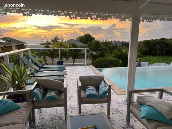 Villa T5 à 300 mètres de la mer, piscine privée, 4 chambres climatisées