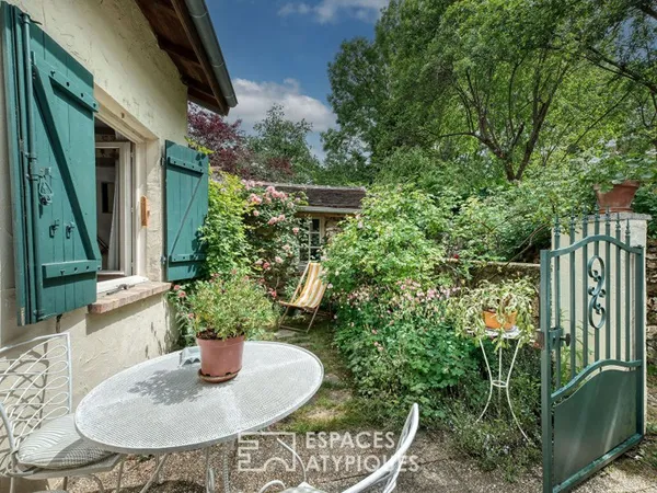 Maison de charme rénovée avec cour au coeur d'Étiolles.