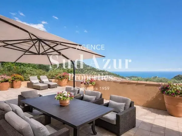Appartement d'Exception à Èze - Vue Panoramique Mer & Village