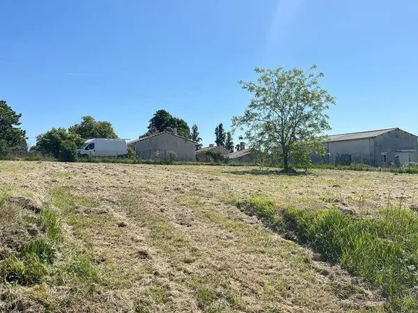Terrain constructible 1269 m²