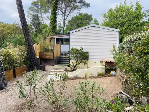 Terrain 300 m²