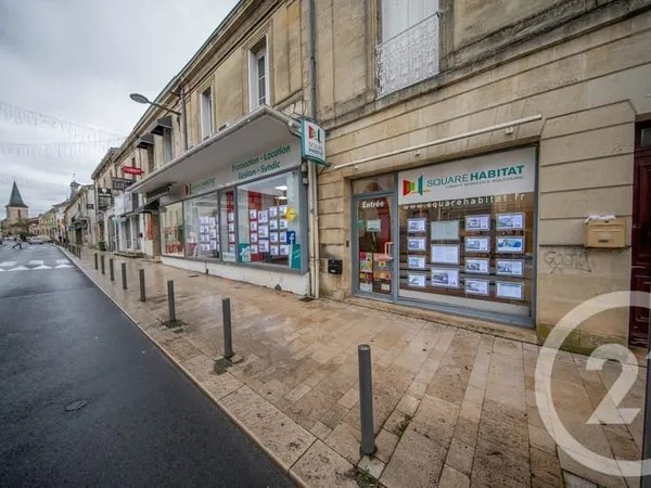 Local commercial 121 m²