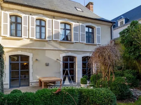 Maison 8 pièces 227 m²
