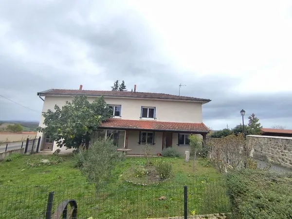 Maison de village avec dépendances Saint-Martin-Lestra