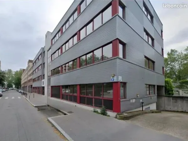 Loue 110 m² bureau RDC villeurbanne louis guerin