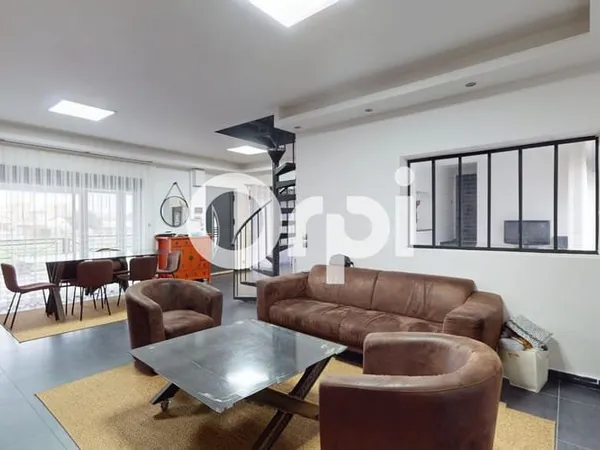 Maison 8 pièces 200 m²