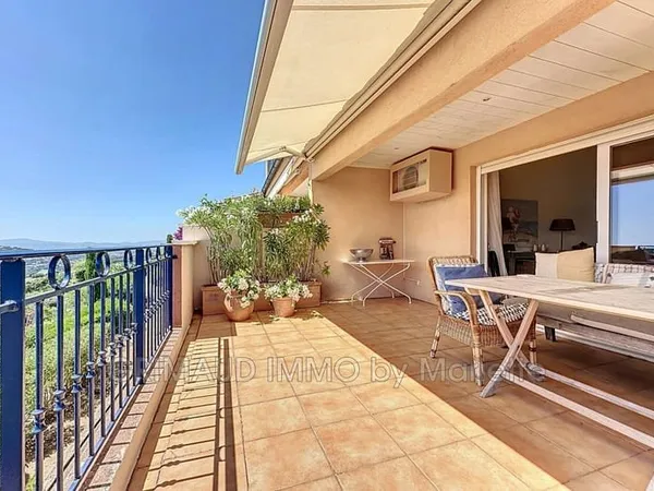Beau T5 de 106 m² avec terrasse de 16 m² et garage
