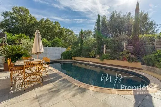 Maison 3 pièces 184 m²