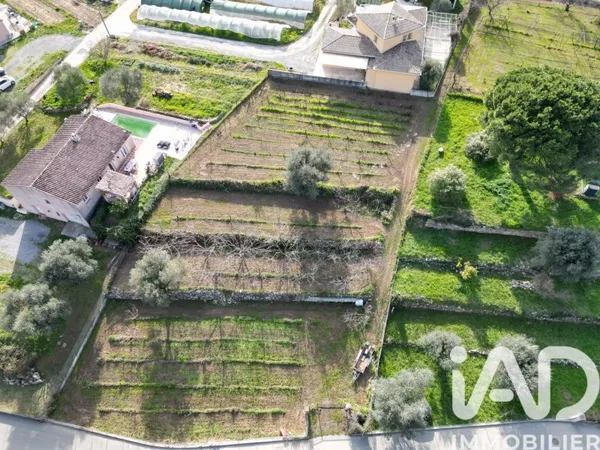 Terrain 1660 m²