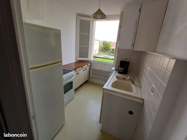 Appartement meublé 2 chambres - Colocation ou appartement entier - Proche Bourges