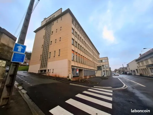Plateau de bureaux 600 m² - PMR - Emplacement stratégique