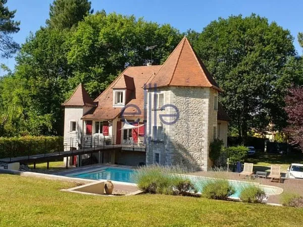 Maison de plain-pied 8 pièces 63 m²