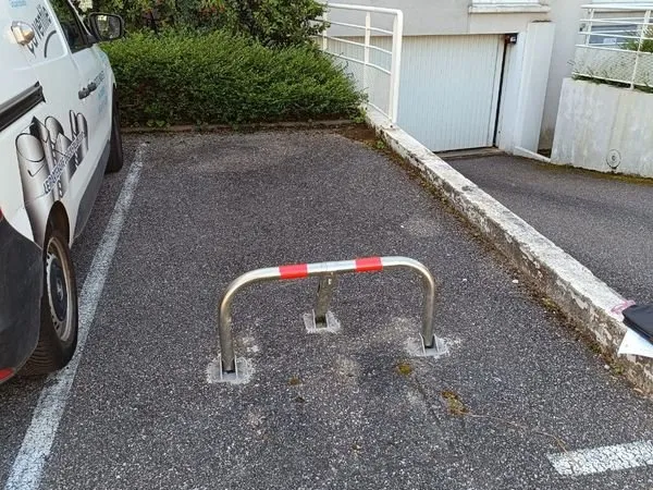 Place de parking à Challes les Eaux