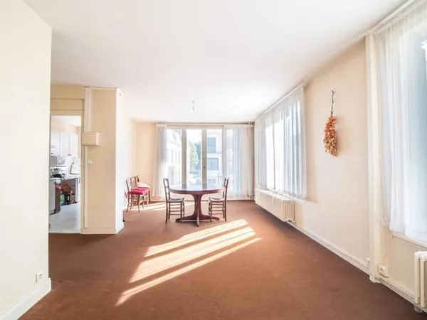 Grand appartement avec balcon Vue sur le Cher