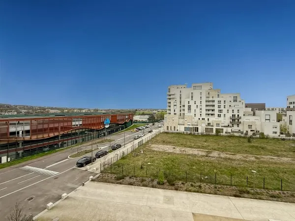 Appartement T2 récent avec garage À 2 min du RER A Achères