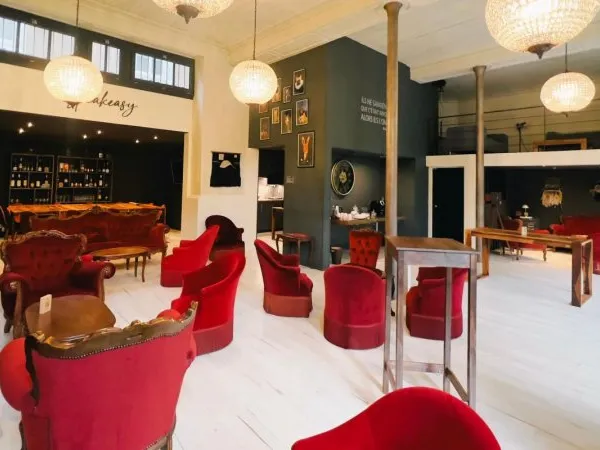 Loft Commercial Atypique et Haut de Gamme - Hyper Centre de Pau - 130M²