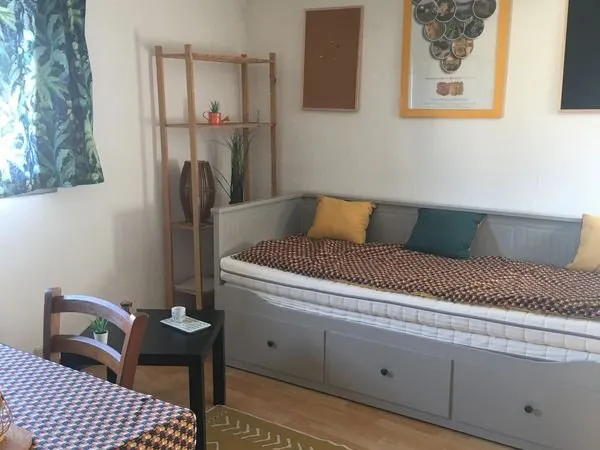 A louer studio meuble bx centre