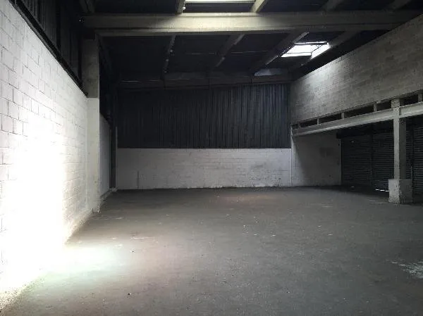 Local d'activités de 698m²
