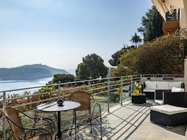 Villefranche sur Mer - Spectaculaire 3p avec terrasse et jardin vue panoramique, garage partagé en s