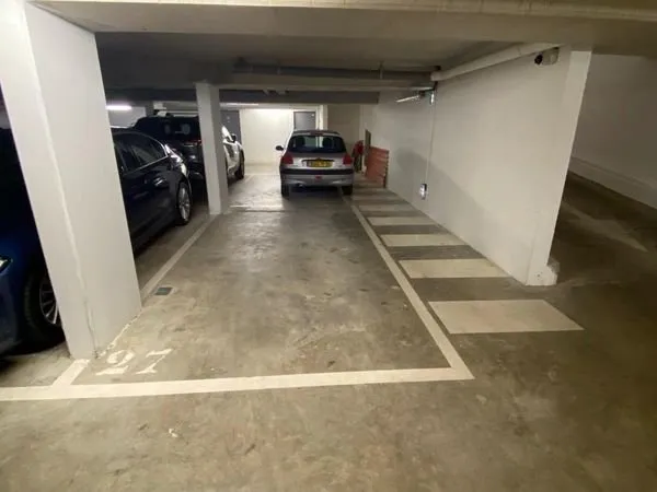 Place de parking sécurisée à louer - Chevilly-Larue (proche ligne 14)
