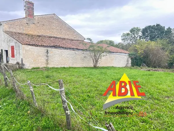 Grange Benet 2 pièce(s) 90 m2