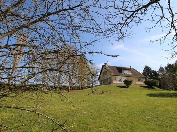 Maison spacieuse avec vue imprenable et cadre privilégié