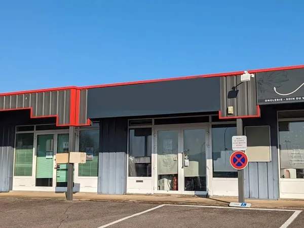 Local commercial 55 m² - emplacement n°1 zone commerciale Pusey
