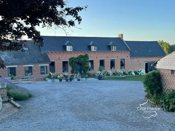 AISNE La Neuville les Dorengt Charmante maison de famille av