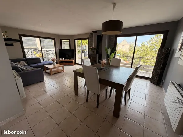 Maison vue mer et ville