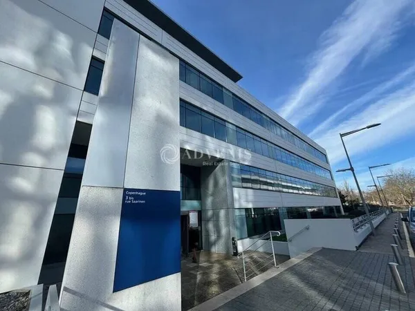 Bureaux 796 m²