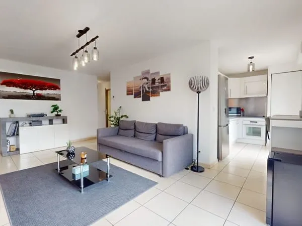 Appartement 3 pièces avec garage et balcon