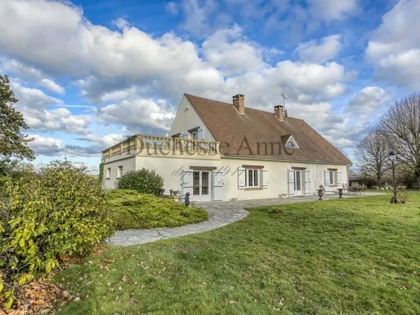 Maison 8 pièces 300 m²