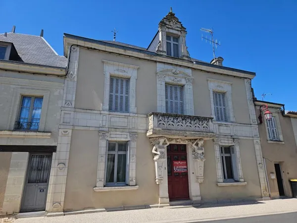 MAGNIFIQUE MAISON BOURGEOISE A 10 MINUTES DE THOUARS