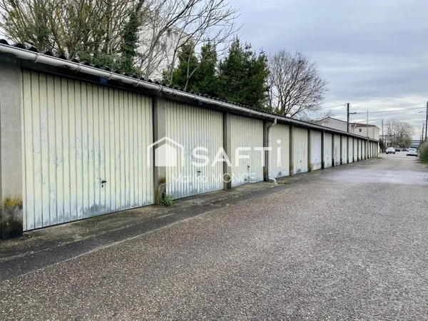 Lot de 10 box de 13m2 chacun! Idéal investisseur!